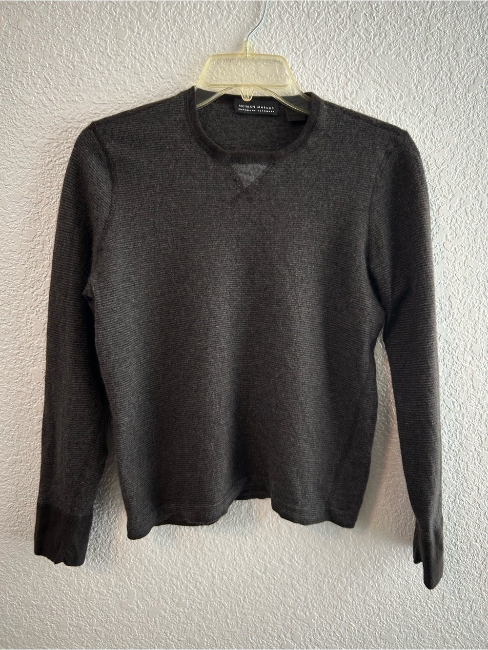 Neiman Marcus 100% Cashmere Sweater Women’s Medium Charcoal Gray Minimalist Chic
